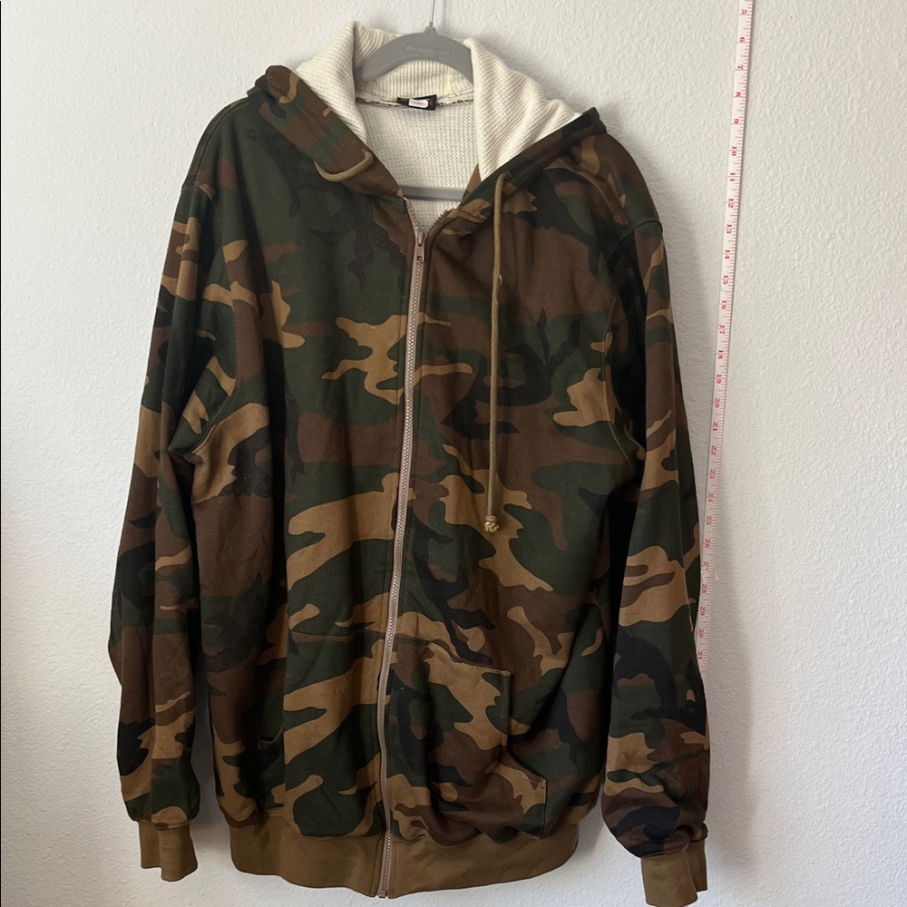 Camouflage zip hoodie with waffle knit lining. Size XL